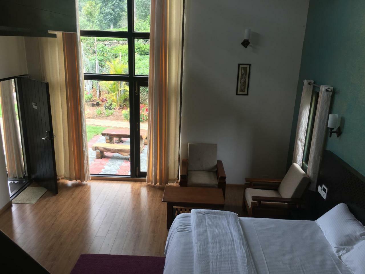 Silvertip Cafe & Homestay コタジリ エクステリア 写真